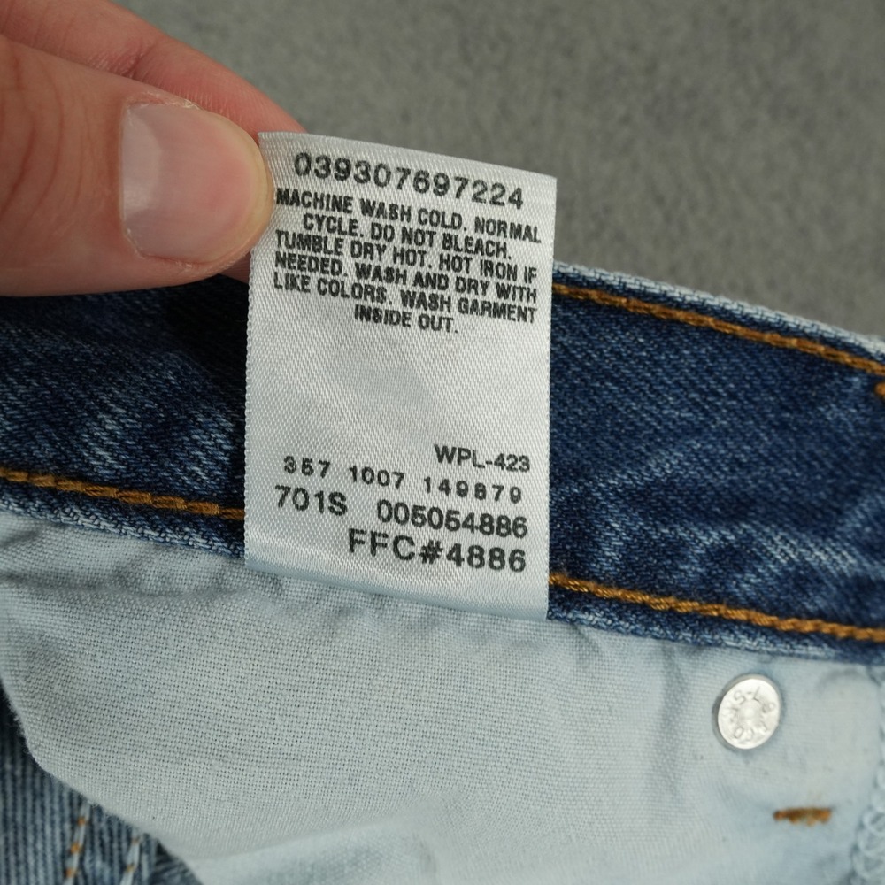 Levi's 505 Jeans Mens 30x30 Blue Medium Wash Regular Fit Denim Straight Leg Y2K - Picture 11 of 11